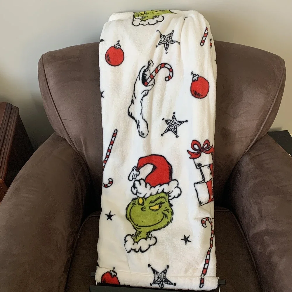 Dr. Seuss The Grinch Christmas Holiday Oversized Plush Throw Blanket 60